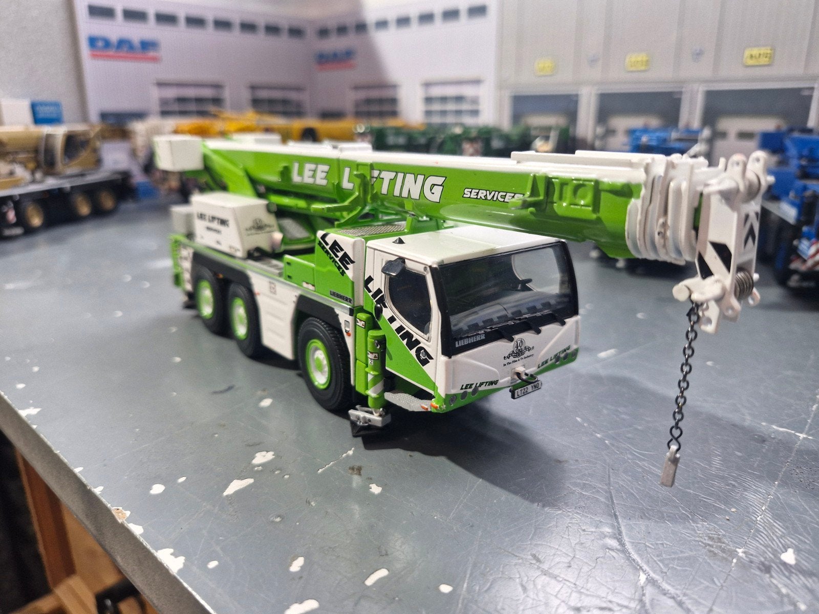 Liebherr ltm 1050 wsi  lee lifting, Hobby en Vrije tijd, Modelauto's | 1:50, Ophalen of Verzenden, Zo goed als nieuw, Hijskraan, Tractor of Landbouw