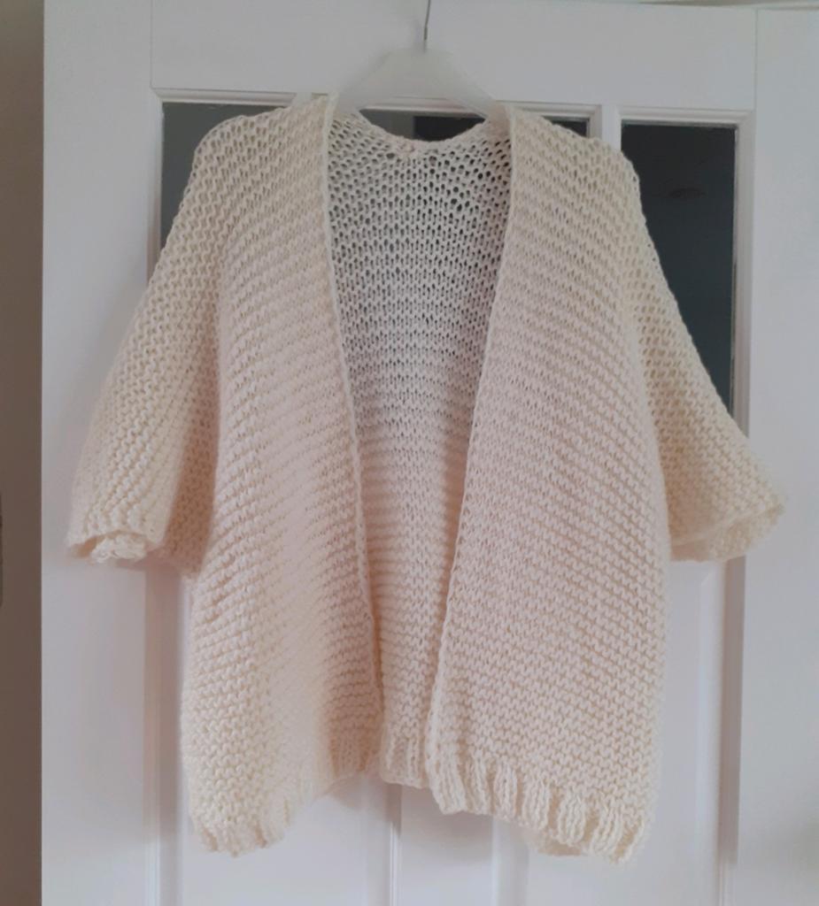 Handgebreid vest Lorelei in nieuwstaat Onesize, Handgebreid Lorelei, Ophalen of Verzenden, Zo goed als nieuw, Wit