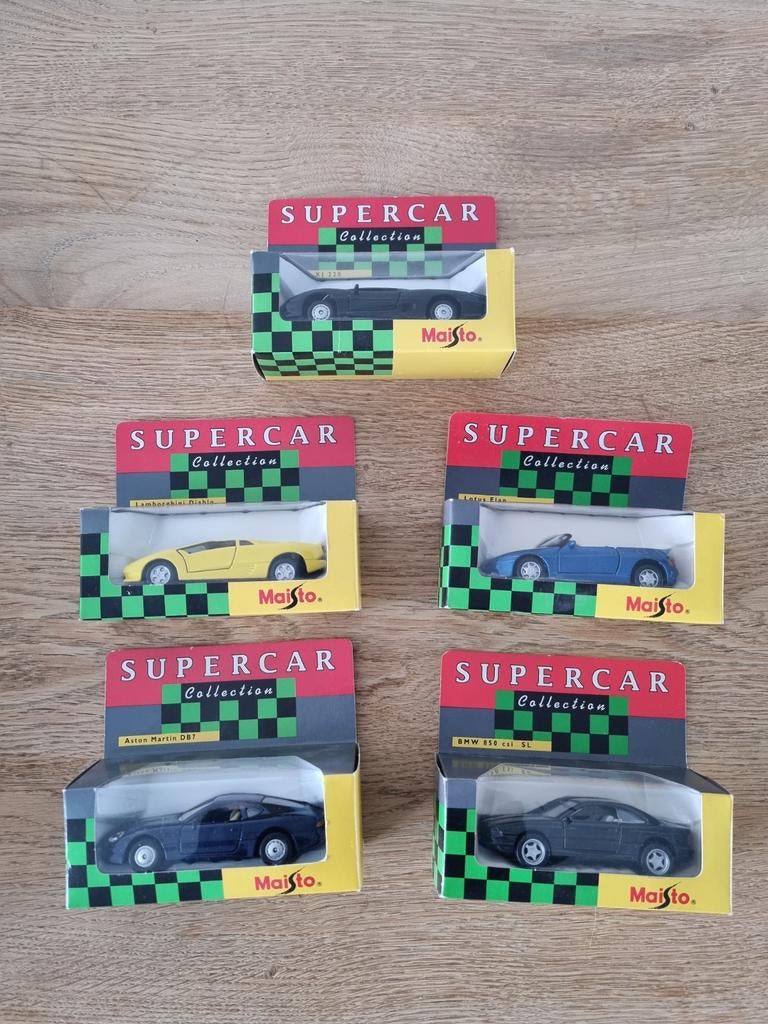 5 x Maisto Super Car Collection

Bmw 850 csi sl
Aston Martin, Ophalen of Verzenden, Auto