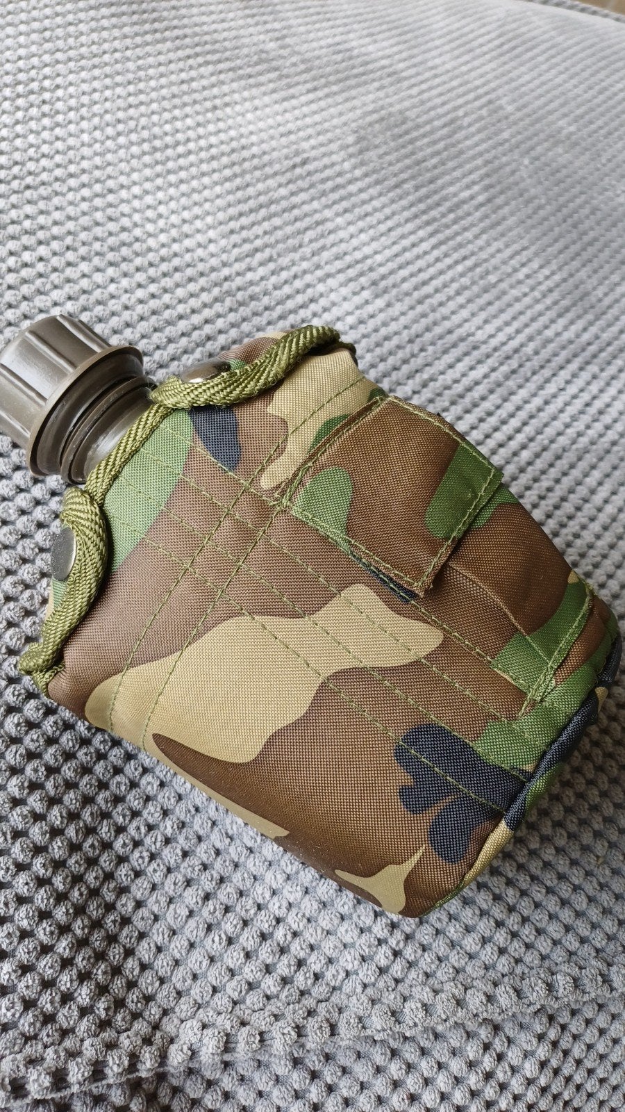 Militaire veldfles met camouflage hoes> origineel model., Ophalen of Verzenden, Overige soorten, Nederland, Overige typen