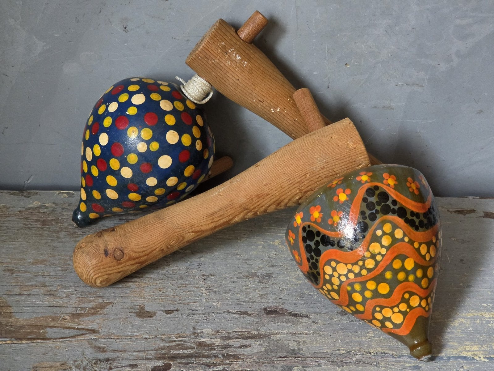 2 antieke houten tollen, Ophalen of Verzenden