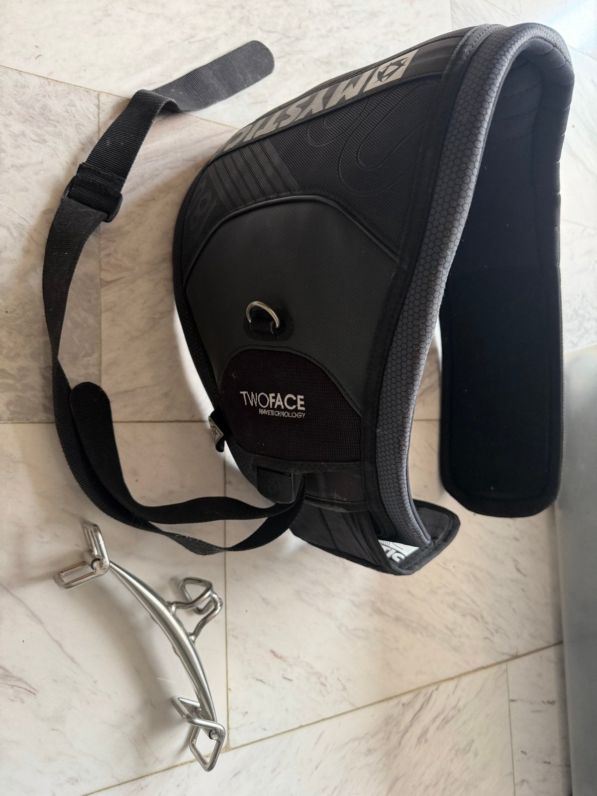 Mystic Twoface Trapeze L - Zo goed als nieuw, Watersport en Boten, Kitesurfen, Trapeze, Geen board, Ophalen of Verzenden, Zo goed als nieuw