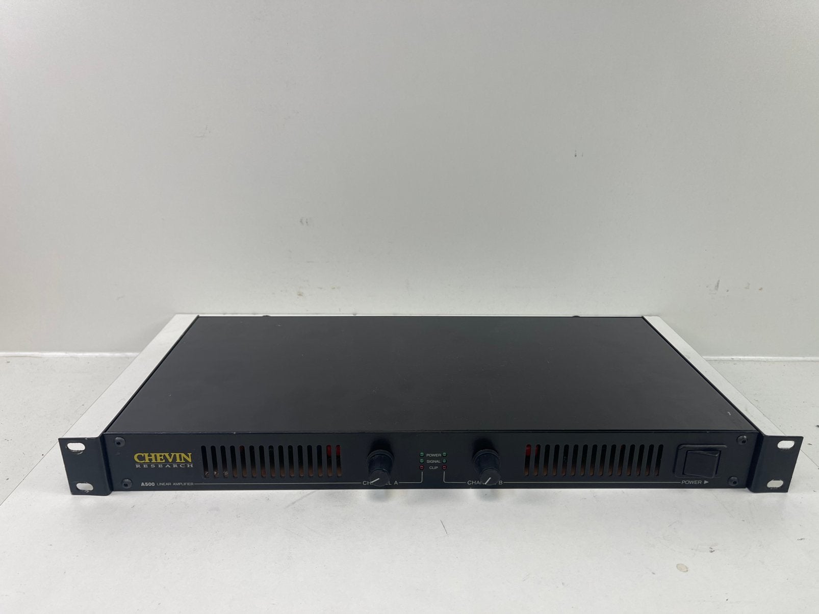 CHEVIN EINDVERSTERKER A500 Vermogen 2x 460Watt  op 4Ohm, Audio, Tv en Foto, Professionele Audio-, Tv- en Video-apparatuur, Ophalen
