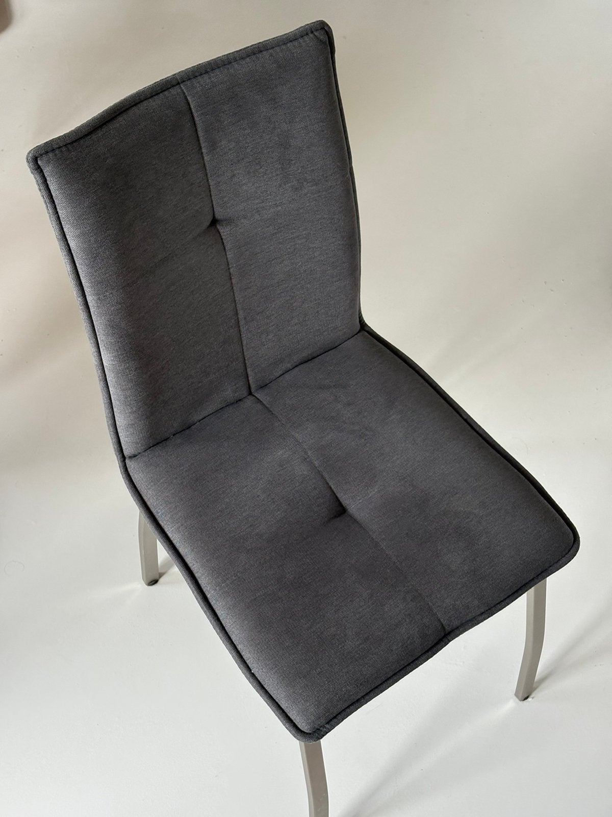 Set van 4 grijze eetkamerstoelen, Ophalen, Zo goed als nieuw, Grijs, Vier