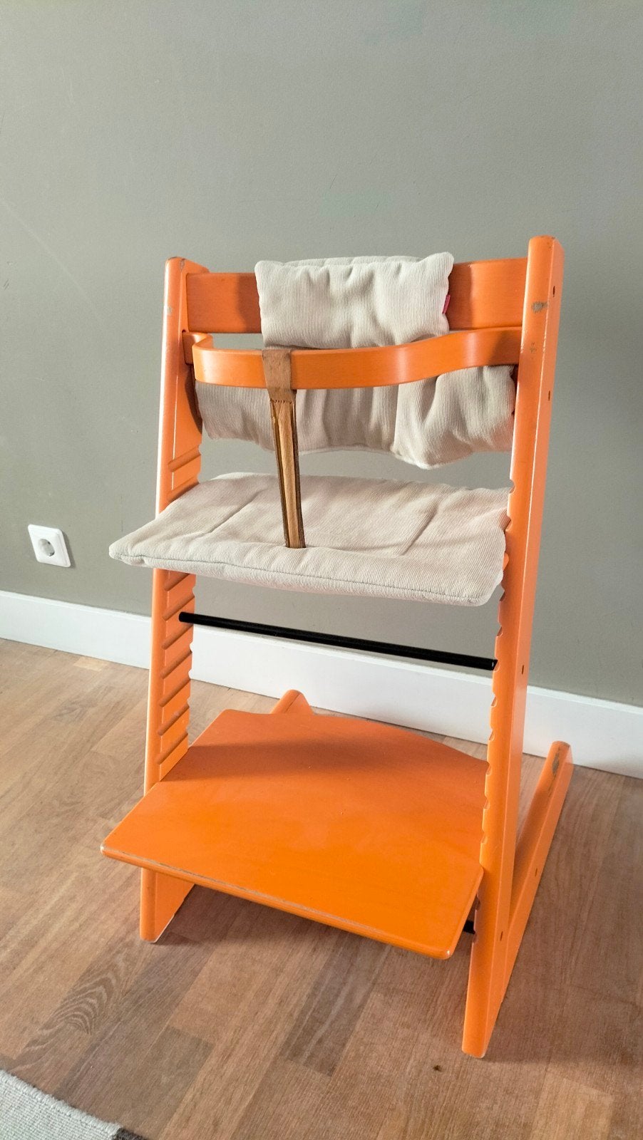 Stokke Tripp Trapp kinderstoel - Oranje, Kinderen en Baby's, Ophalen of Verzenden, Gebruikt, Meegroeistoel, Aanschuifbaar