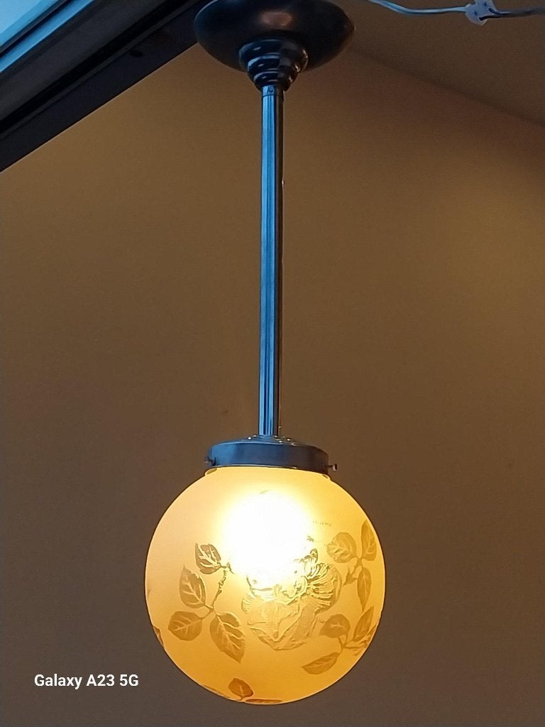 Franse Art Deco hanglamp Deveau gesigneerd glas, Antiek en Kunst, Antiek | Lampen, Ophalen of Verzenden