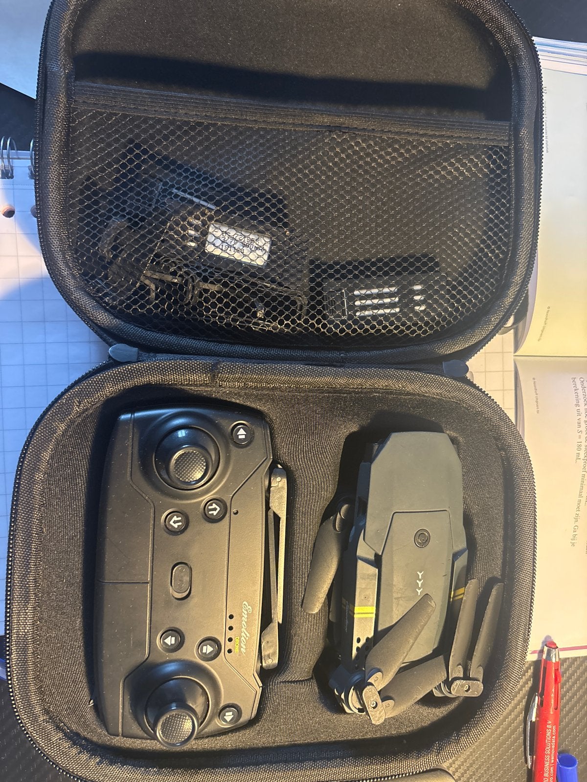 Drone met afstandsbediening en extra batterijen, Ophalen, Gebruikt, Basiskwaliteit, Minder dan 100 meter