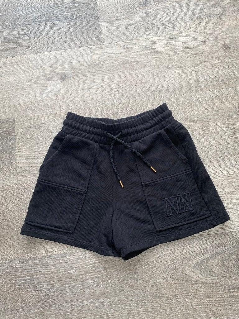 NIKKIE korte broek sweatstof nieuwstaat maat 32 DS, Kort, Zwart, Ophalen of Verzenden, Zo goed als nieuw
