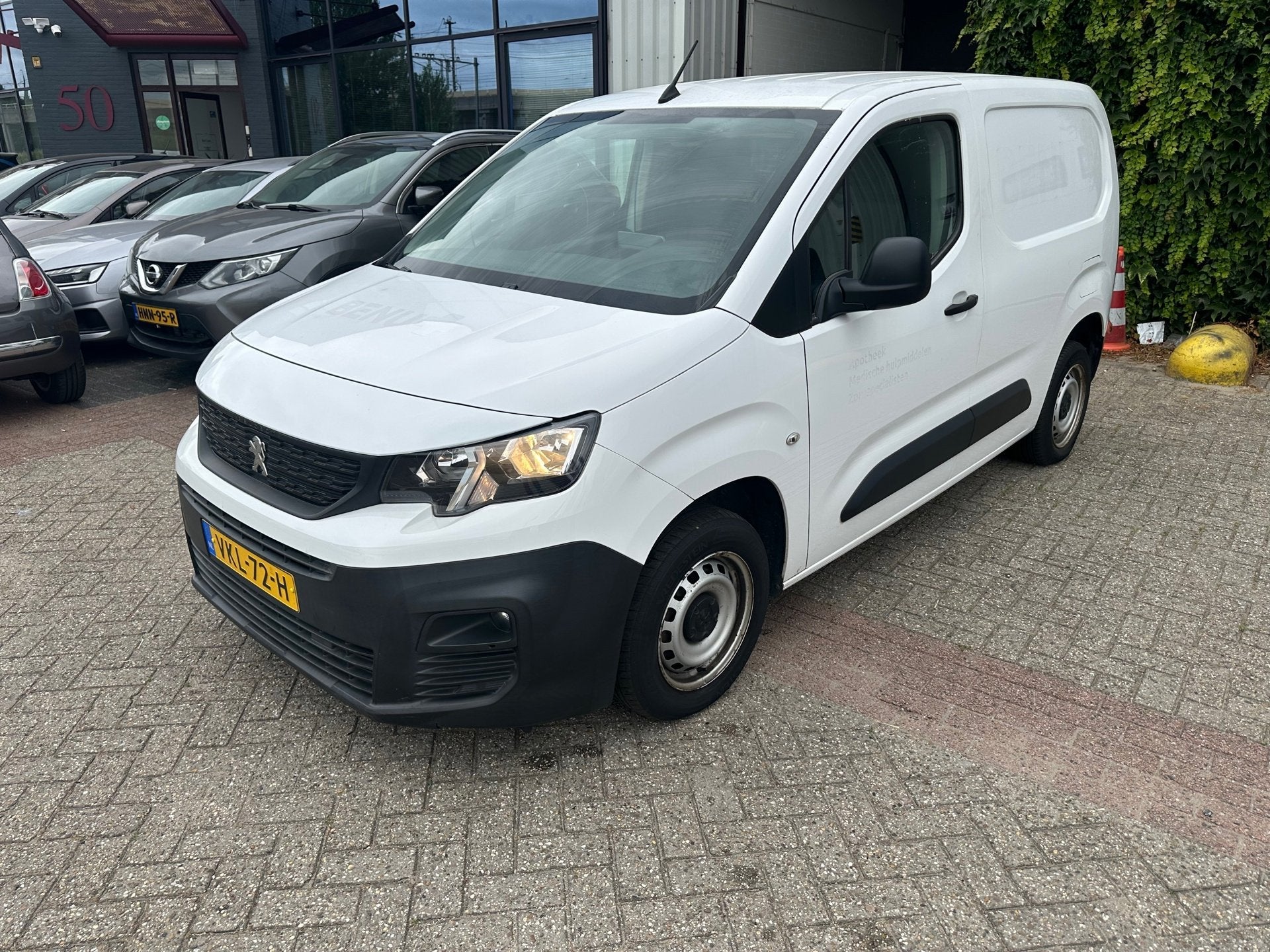 Peugeot Partner 1.2 PureTech Premium, Voorwielaandrijving, Gebruikt, Euro 6, 1199 cc