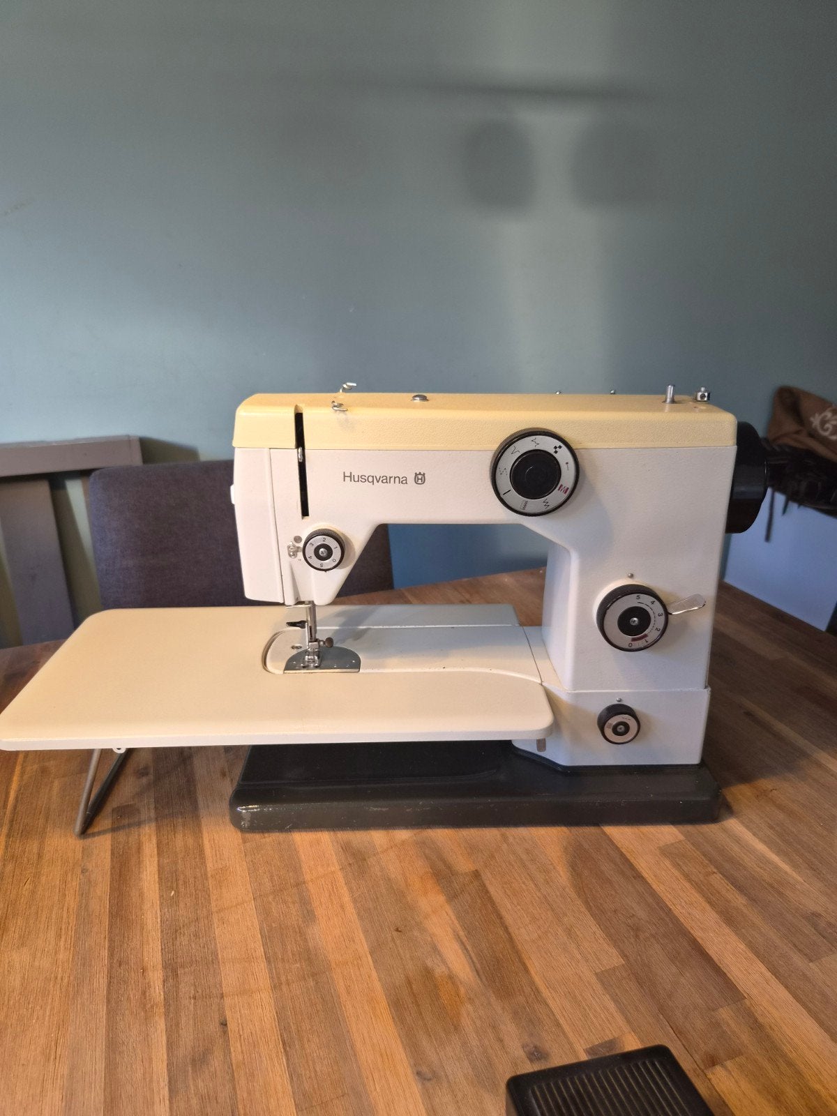 Husqvarna Naaimachine Type 276 met Koffer en Accessoires, Ophalen of Verzenden, Zo goed als nieuw, Naaimachine, Husqvarna