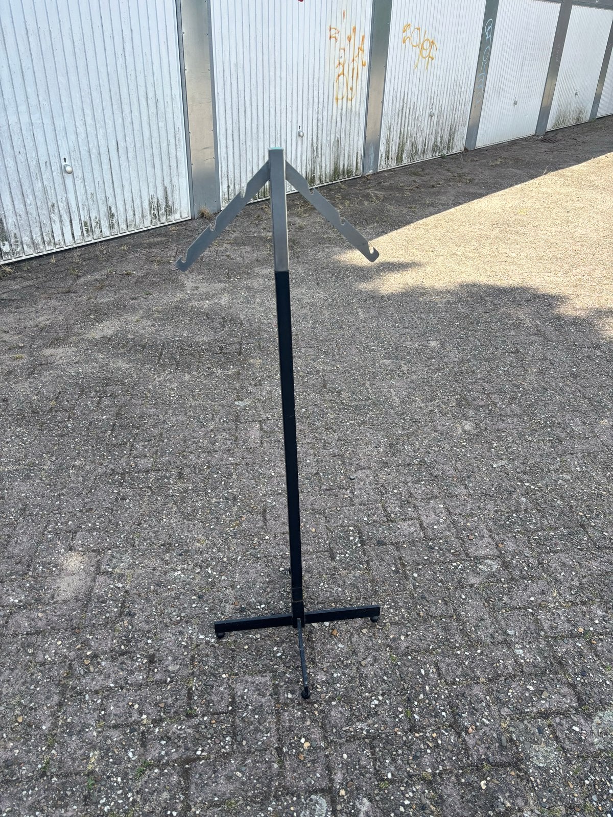 Piramide rek - Kledingrek - Displayrek, Ophalen, Gebruikt