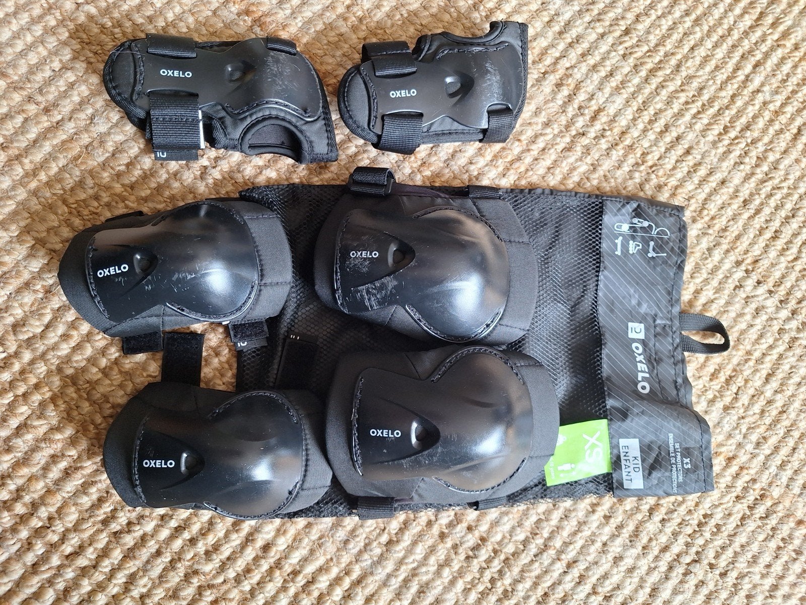 OXELO Set 3x2 beschermers voor kinderen XS, Sport en Fitness, Skeelers, Ophalen, Gebruikt, Kinderen, Bescherming