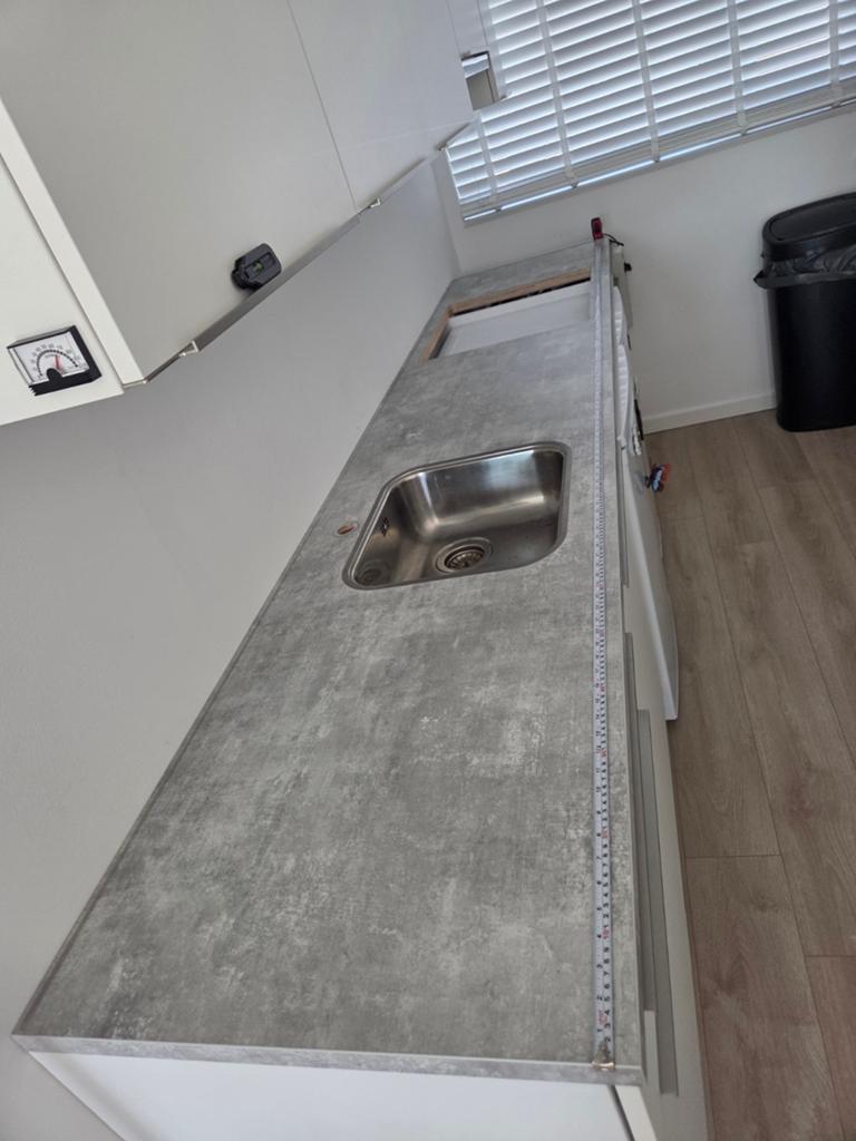 Aanrechtblad met kraan en spoelbak - Grijs betonlook, Huis en Inrichting, Keuken | Keukenelementen, Gebruikt, Ophalen of Verzenden