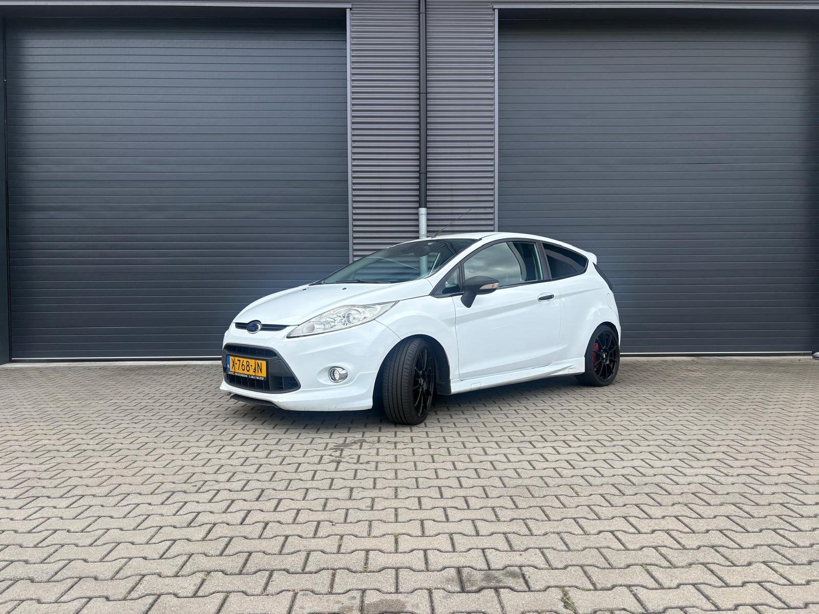 Ford Fiësta Sport 2009, 1596 cc, 31 €/maand, 4 cilinders, Wit