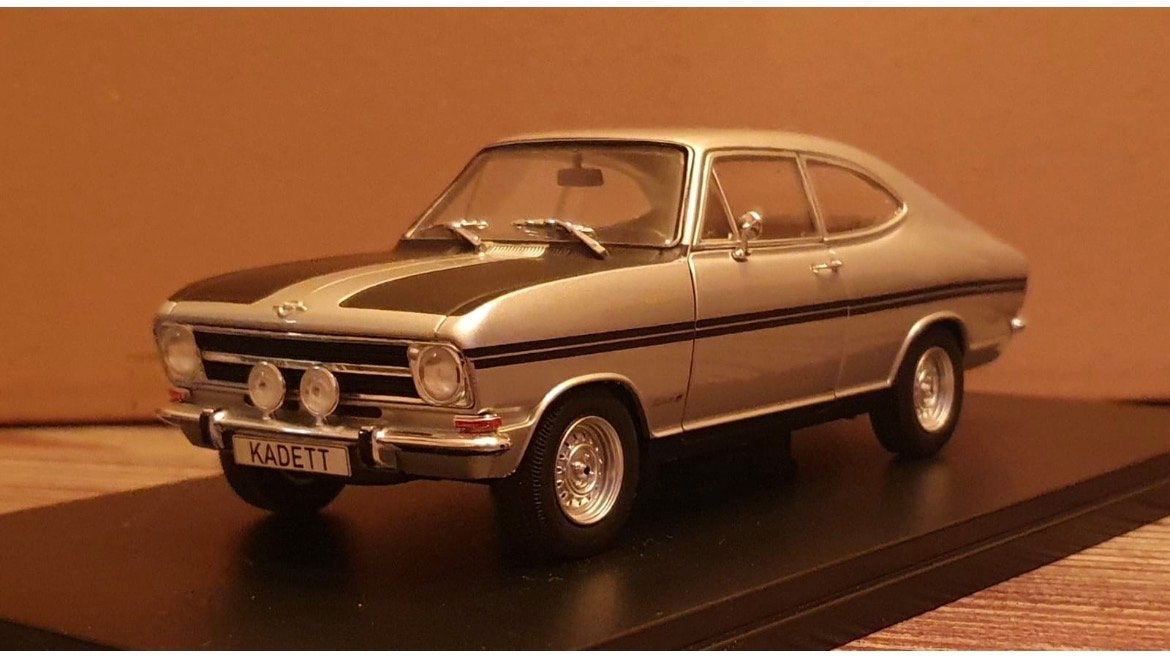 Opel B Kadett Rally Whitebox 1:24 - Doos licht beschadigd, Ophalen of Verzenden, Nieuw, Auto, Overige merken