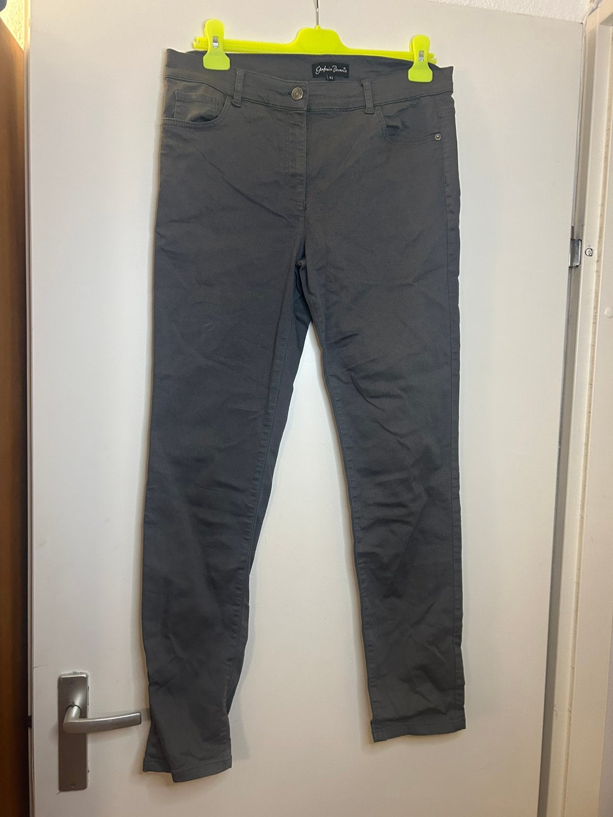 Grijze dames skinny spijkerbroek | Gafair | maat 42, Ophalen of Verzenden, Gedragen, Grijs, W33 - W36 (confectie 42/44)