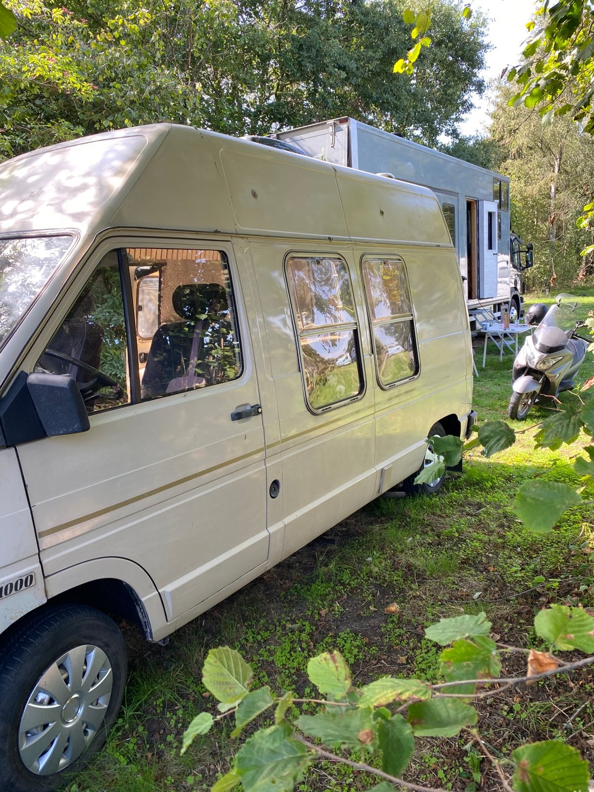 Unieke Oldtimer Renault Traffic ‘83 benzine camper, Caravans en Kamperen, Campers, Overige merken, Buscamper of Camperbus, Particulier
