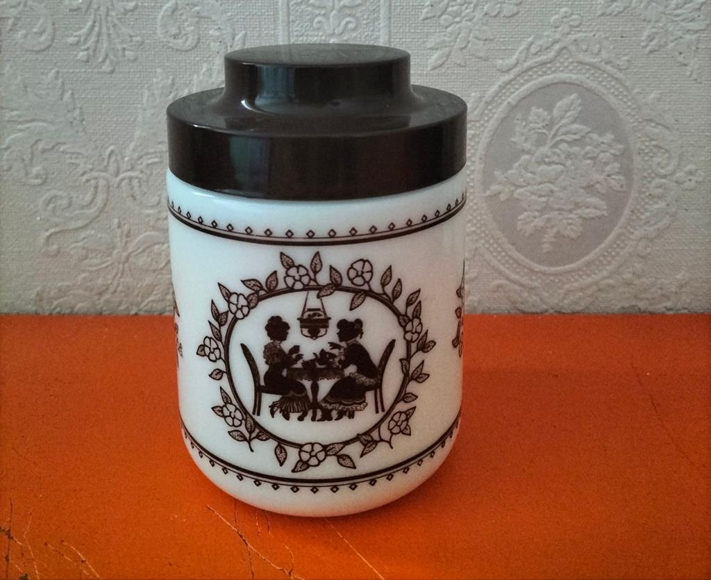 Vintage koffie of thee potje, Verzamelen, Spaarpotten, Ophalen of Verzenden, Gebruikt, Metaal of Blik, Overige thema's