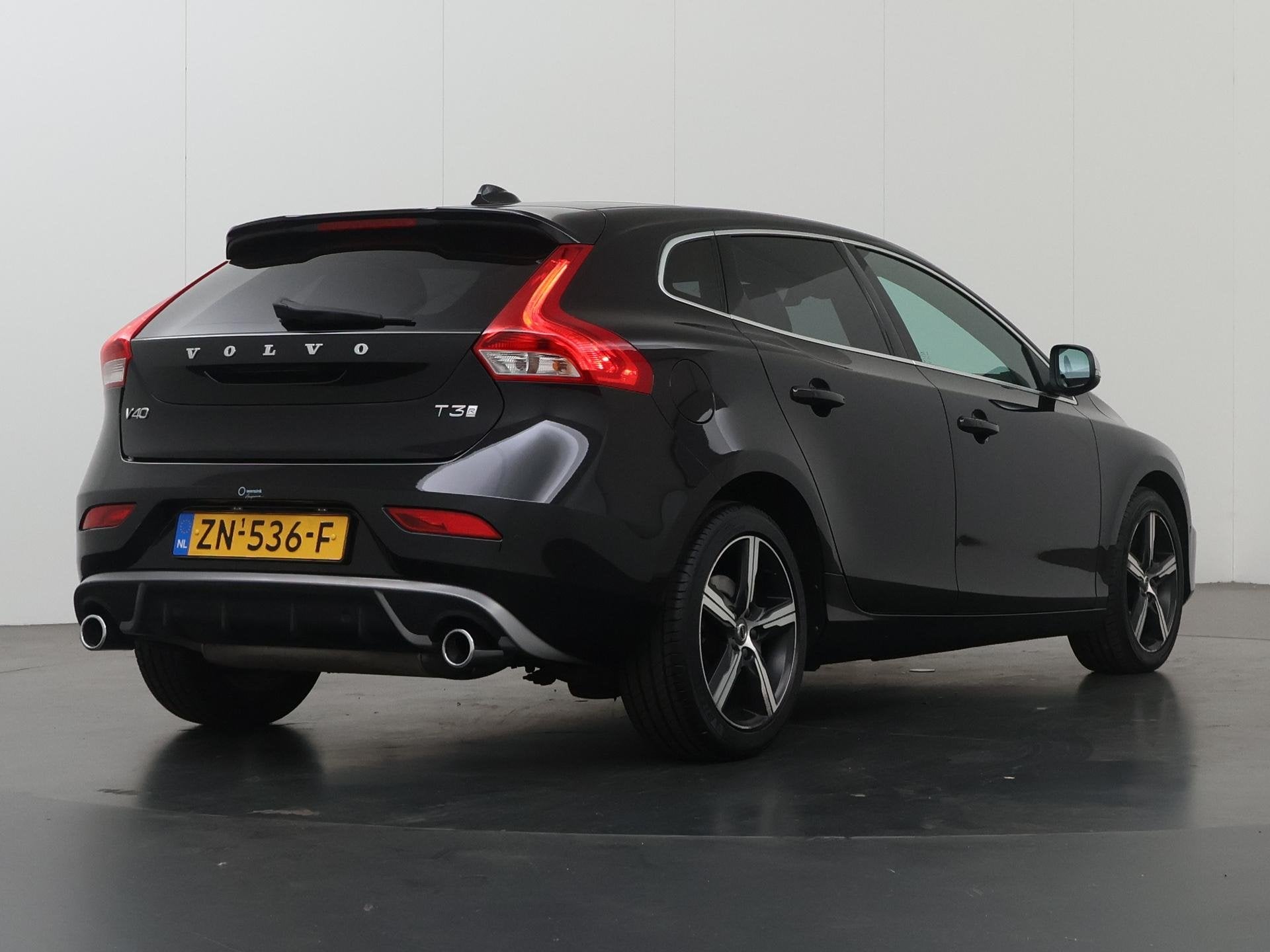 Volvo V40 1.5 T3 Polar+ Sport | Panoramadak | Navigatie | Pa, Auto's, Volvo, Euro 6, 4 cilinders, 700 kg, Zwart