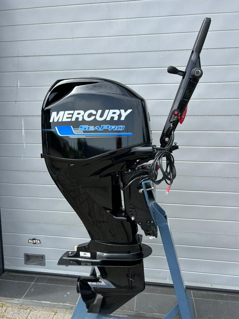 Mercury 40 pk SEAPRO met stuurknuppel. 25 draaiuren, Ophalen, Zo goed als nieuw, Viertaktmotor, 30 pk of meer