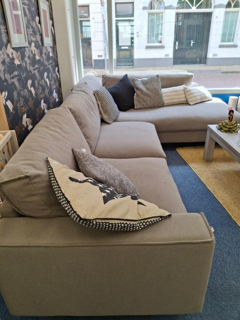 Hoekbank taupe  lengte 255 bij 185 cm diepte 65, Ophalen of Verzenden, Gebruikt, Stof