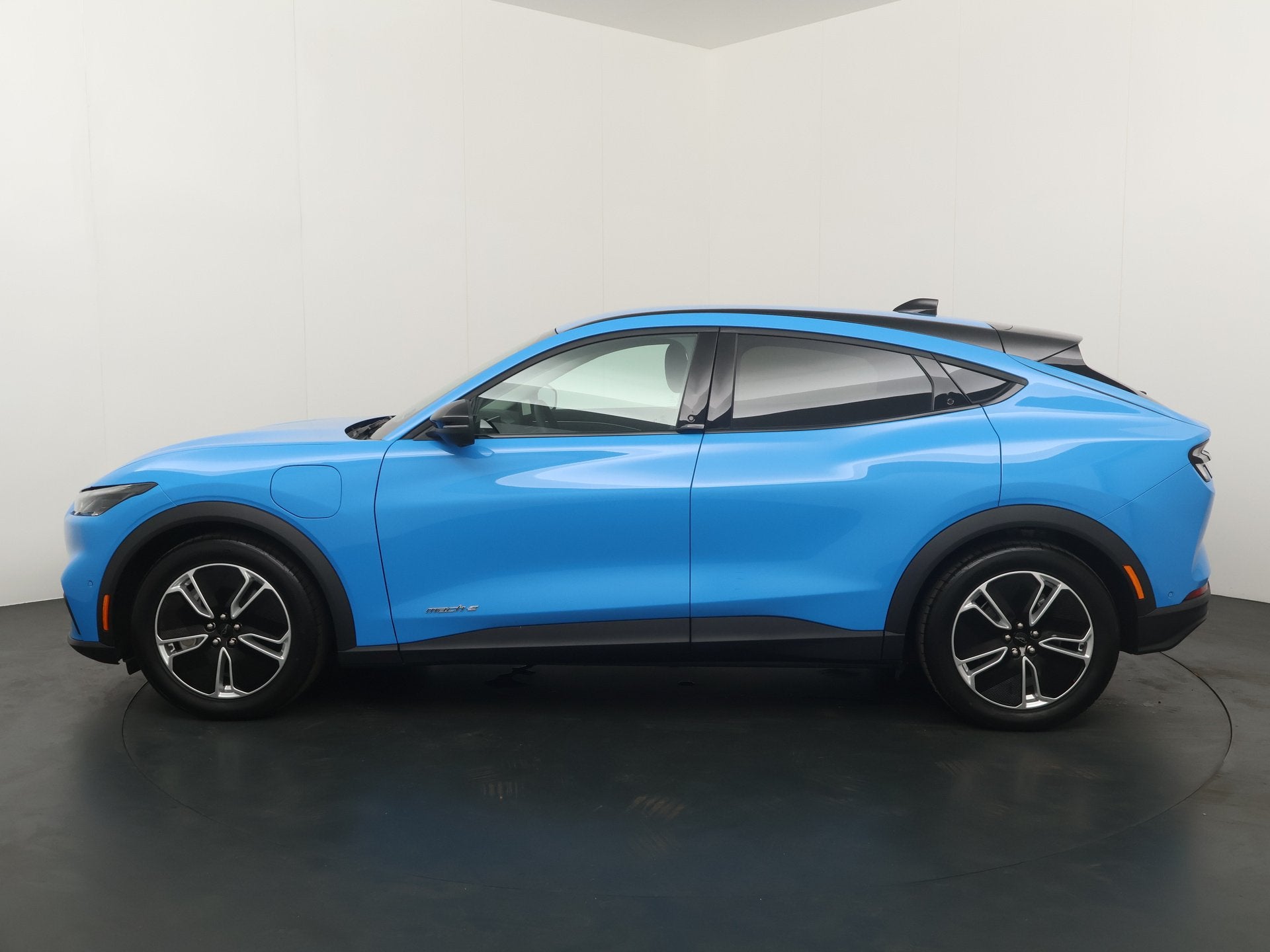Ford Mustang Mach-E RWD 75 kWh 268 pk | Adapt. cruise | LED, Auto's, Ford, Dealer onderhouden, Achterwielaandrijving, Blauw, 75 kWh