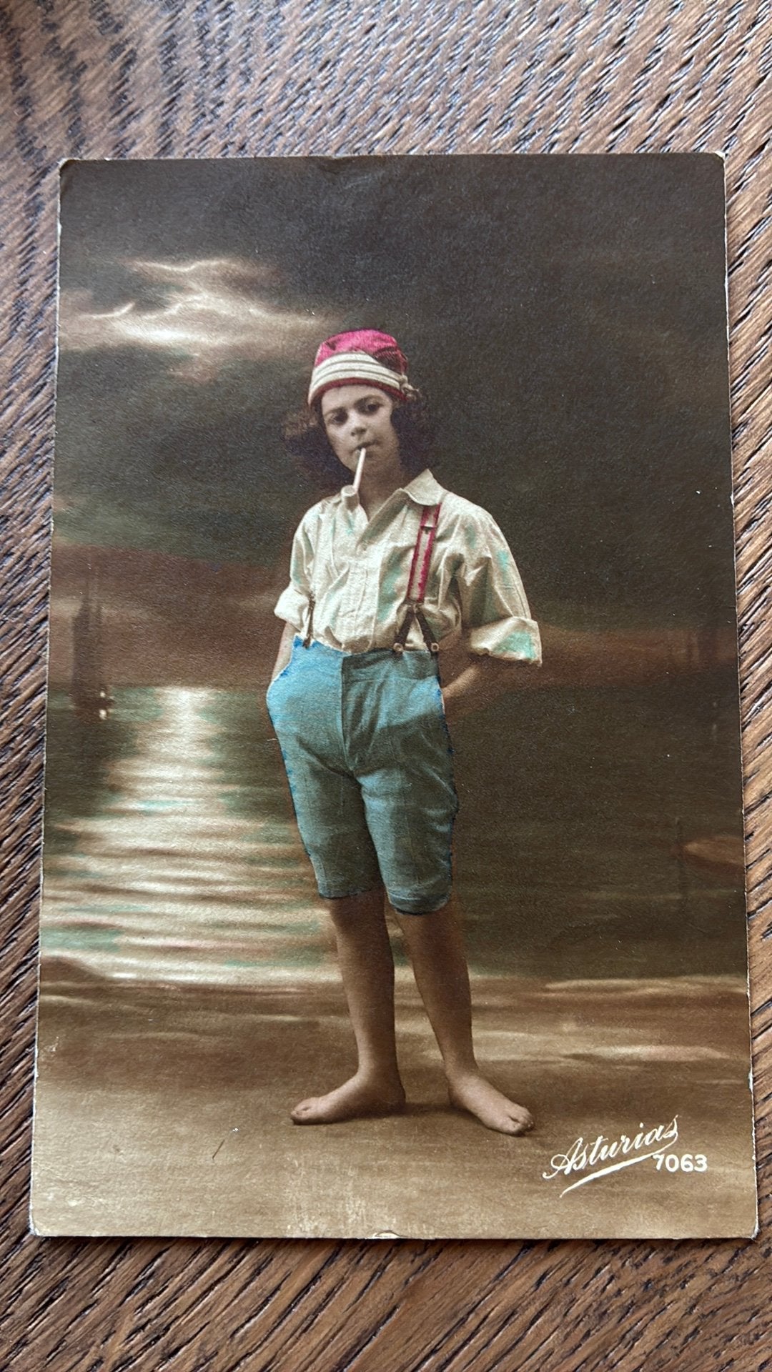 Kinderkaart. Jongen rookt pijp., Ophalen of Verzenden, Kinderen