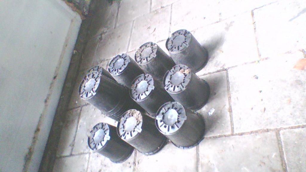 20 kweekpotten 16 cm hoog alles zo goed als nieuw, Tuin en Terras, Kunststof, Rond, Ophalen of Verzenden, Zo goed als nieuw