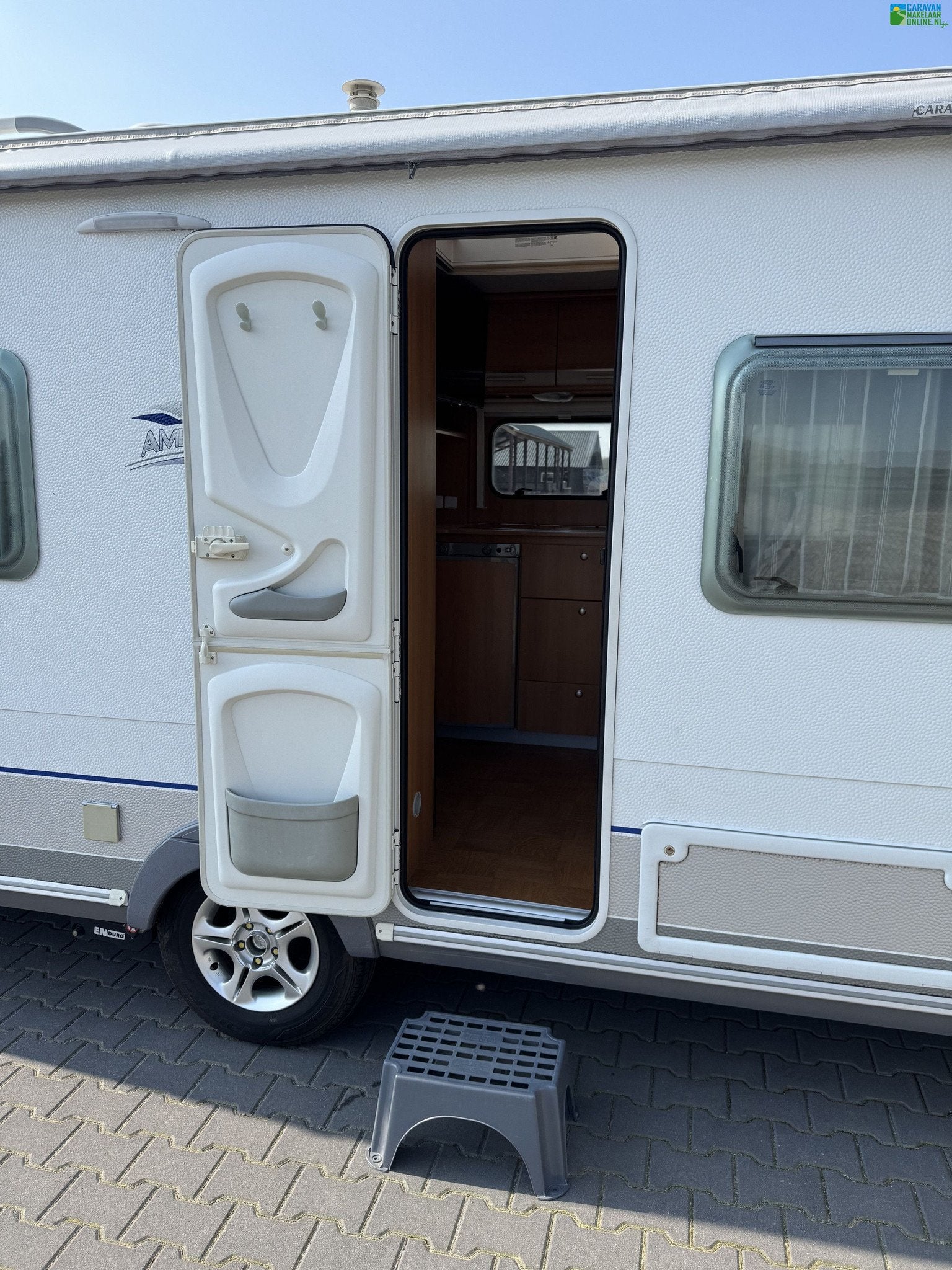 Foto 9 van Caravelair Ambiance Style 475 | Nette staat | Vast bed | 4p!