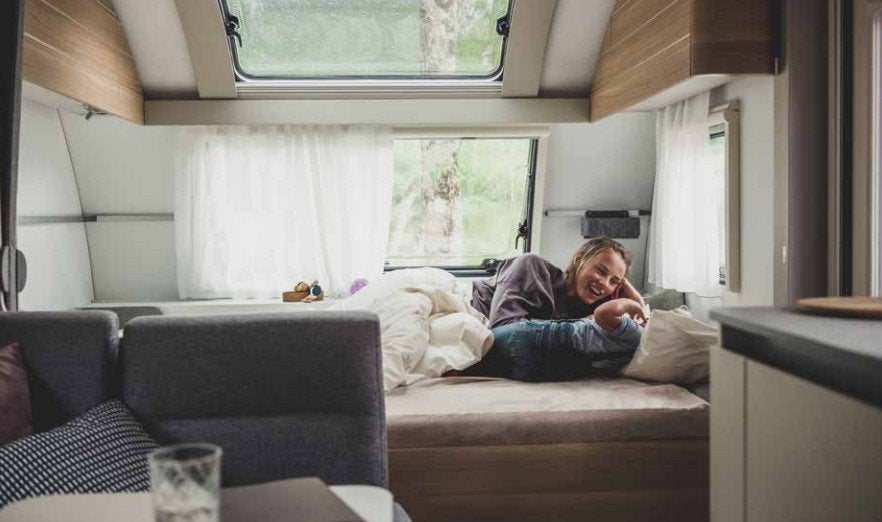 Adria Adora 573 PT (2021) – stapelbed, airco, mover, douchen, Rondzit, Vast bed, Particulier, Ringverwarming