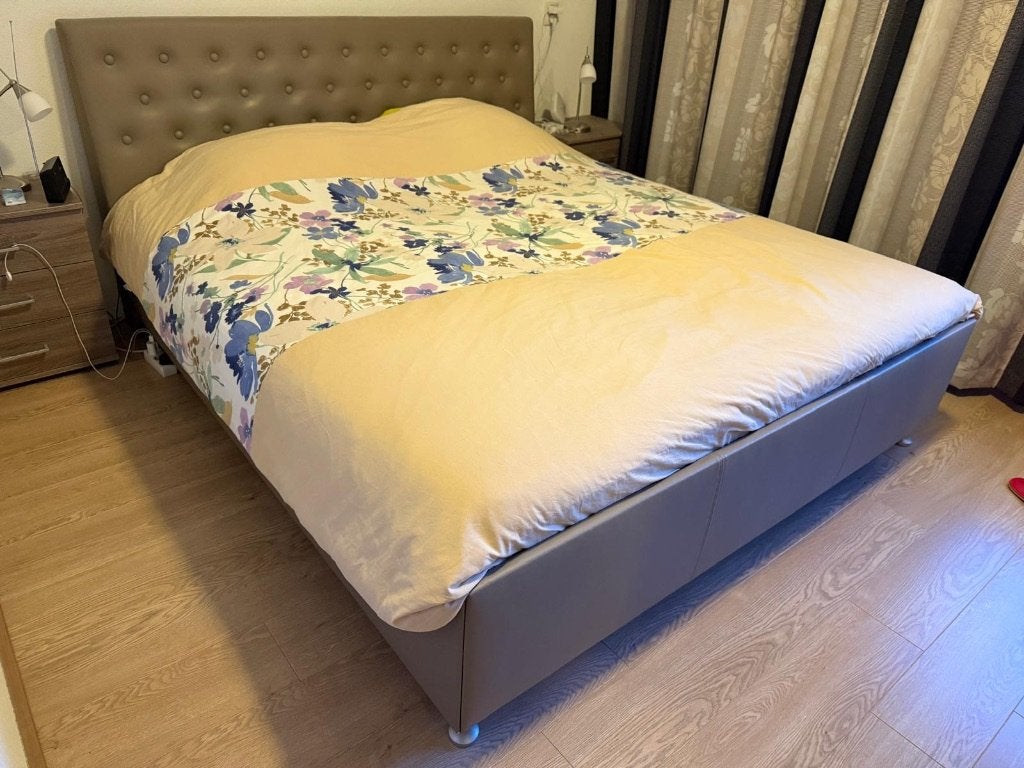 2 persoonsbed met SFEERVOL hoofdbord, Huis en Inrichting, Slaapkamer | Bedden, Ophalen, Beige, Tweepersoons, 180 cm