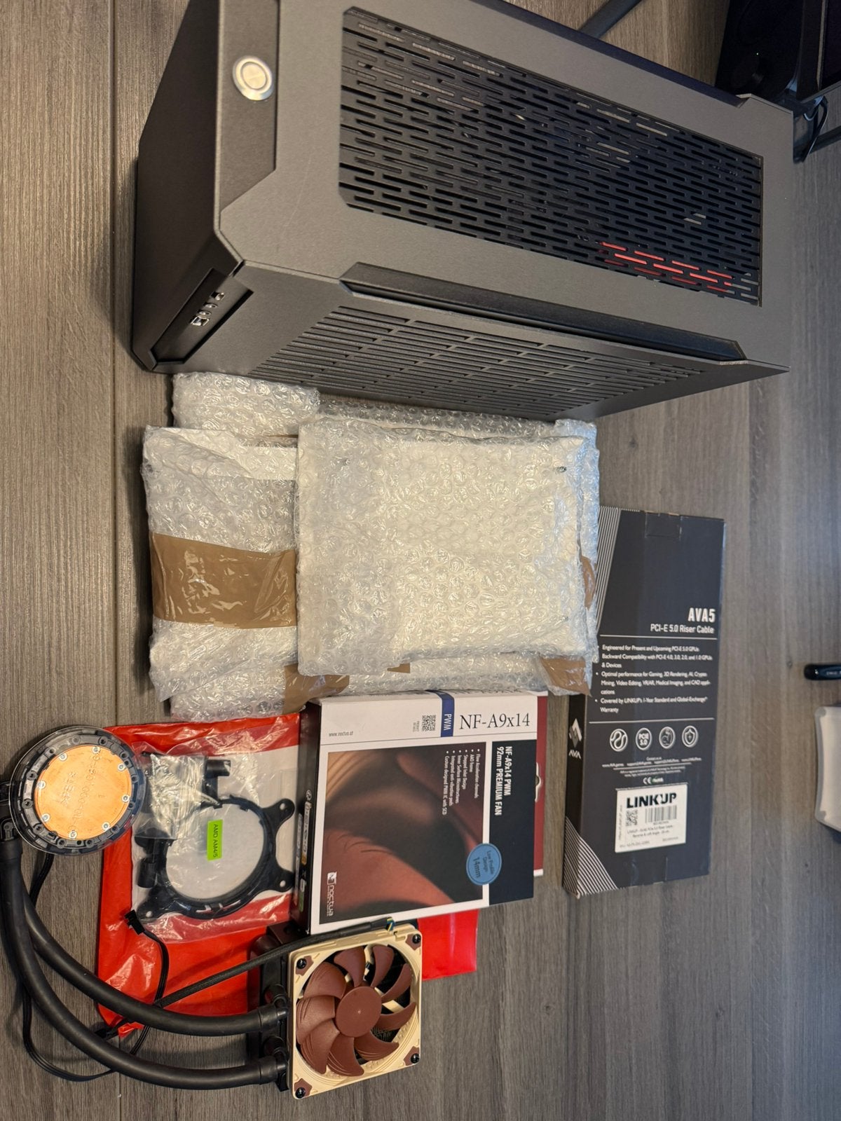 Sliger sm560 sff pc behuizing met accessoires, Ophalen of Verzenden, Gebruikt