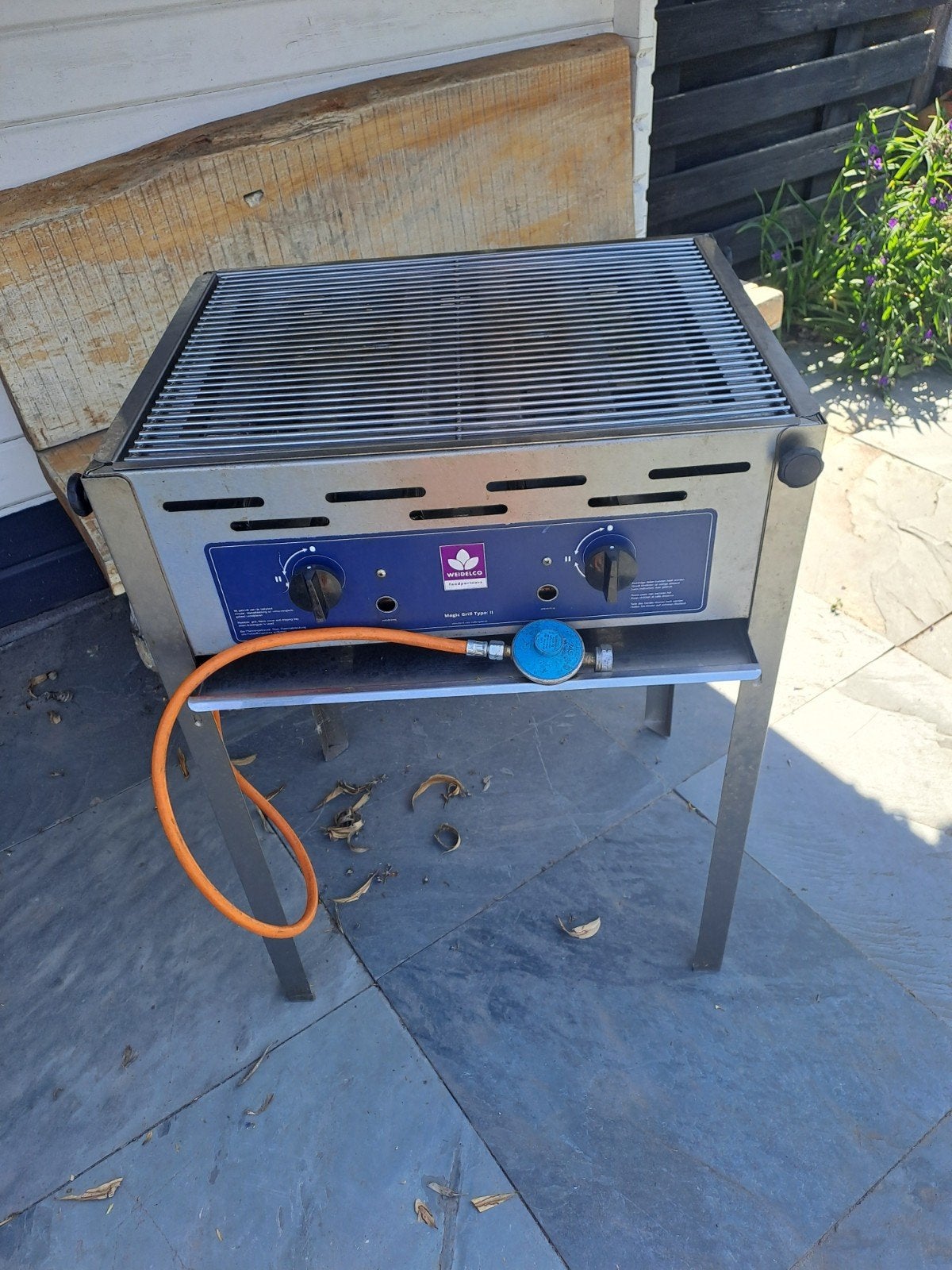 Gasbarbecue met onderstel en hoes, Ophalen, Gebruikt
