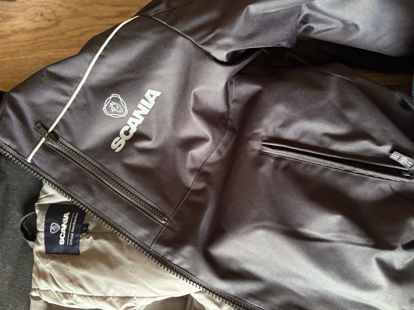 Scania Official Merchandise Jas Maat M, Ophalen, Nieuw, Maat 48/50 (M), Zwart