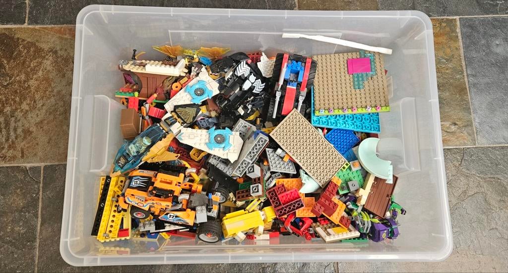 Ikea kist 45L vol LEGO blokjes met boekjes, Ophalen