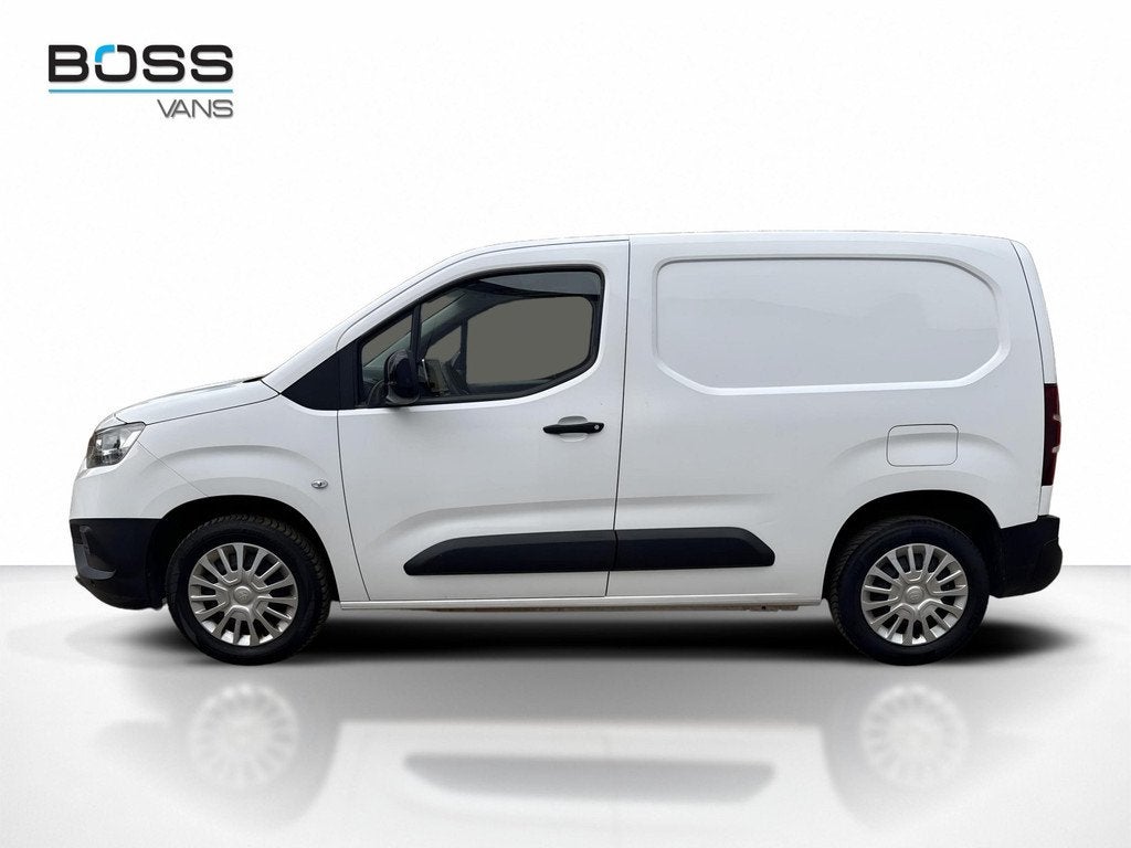 Toyota PROACE CITY 1.2T 110 PK Benzine! L1H1 Navigatie Clima, Auto's, Bestelauto's, Voorwielaandrijving, Gebruikt, Zwart, 1199 cc