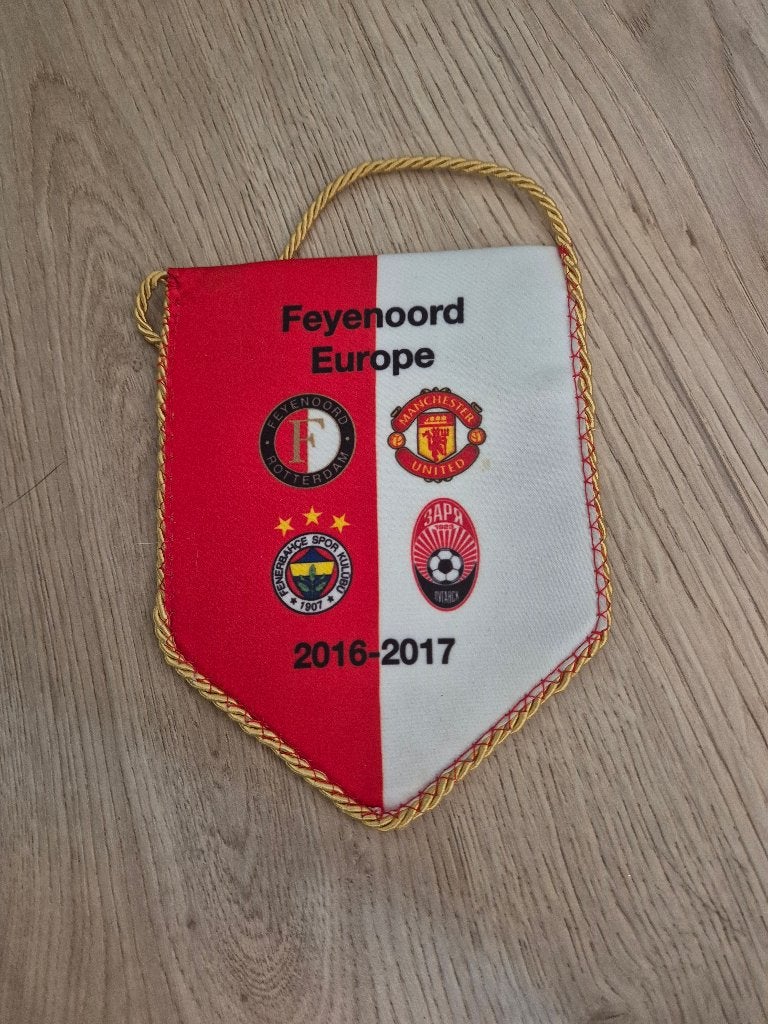 Feyenoord Europa Leauge vaantje, Verzamelen, Sportartikelen en Voetbal, Ophalen of Verzenden, Gebruikt, Feyenoord, Vaantje of Sjaal