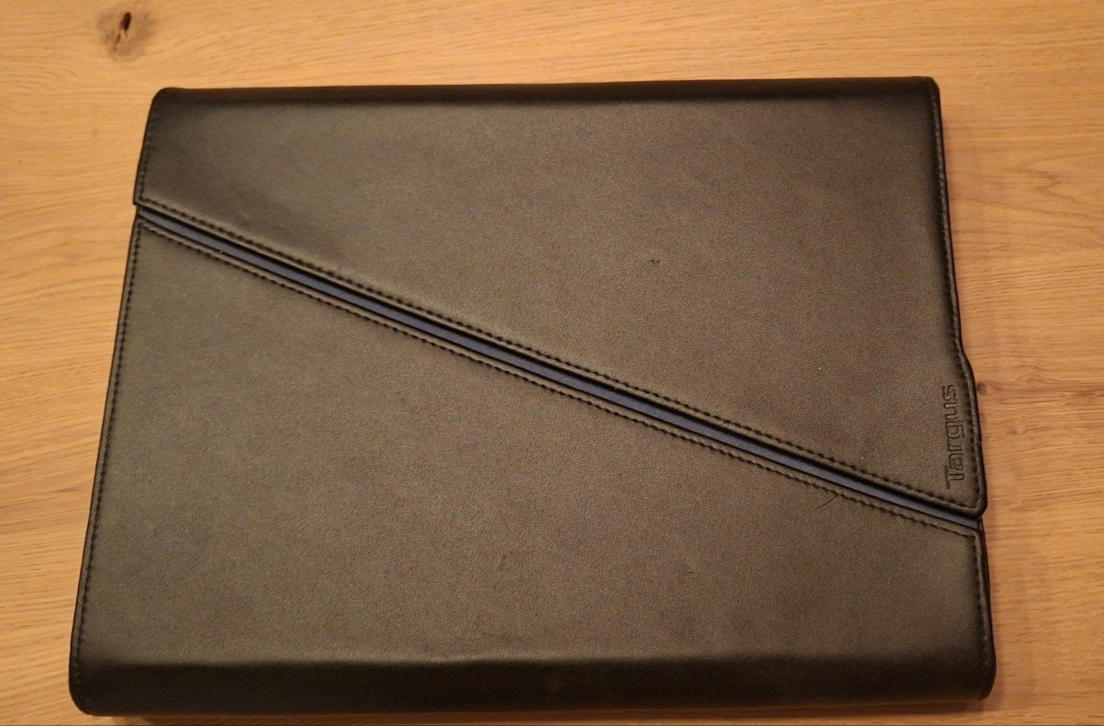 Targus iPad hoes zwart met magnetische sluiting, 10 inch, Apple iPad, Zwart, Ophalen of Verzenden