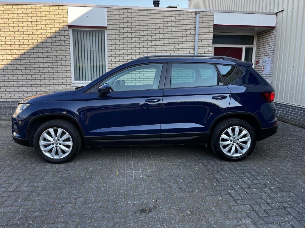 Seat ATECA 1.0 EcoTSI Style Eelct.klep CARPLAY, CLIMA, Auto's, Gebruikt, Blauw, Bedrijf, 19 km/l