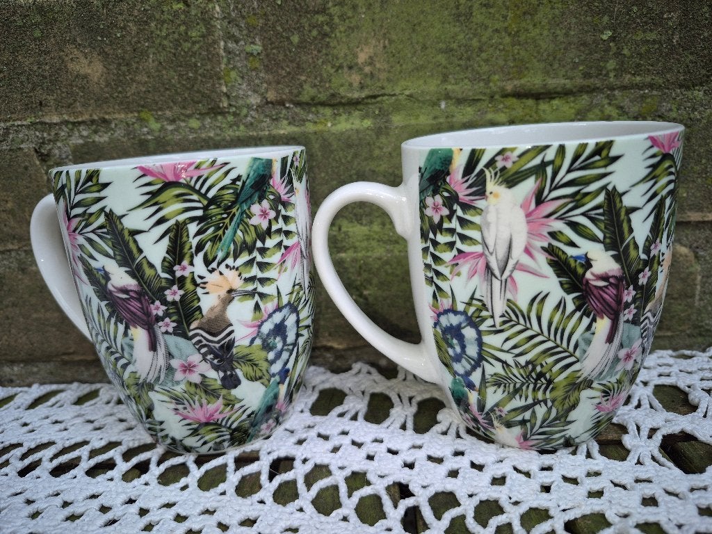Set van 2 mokken met tropische vogelprint, Huis en Inrichting, Overige merken, Keramiek, Zo goed als nieuw, Overige stijlen
