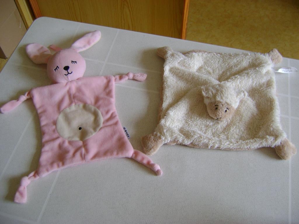 roze velourse kroeldoek met konijn en happyhorse wol schaap, Kinderen en Baby's, Speelgoed | Knuffels en Pluche, Overige merken