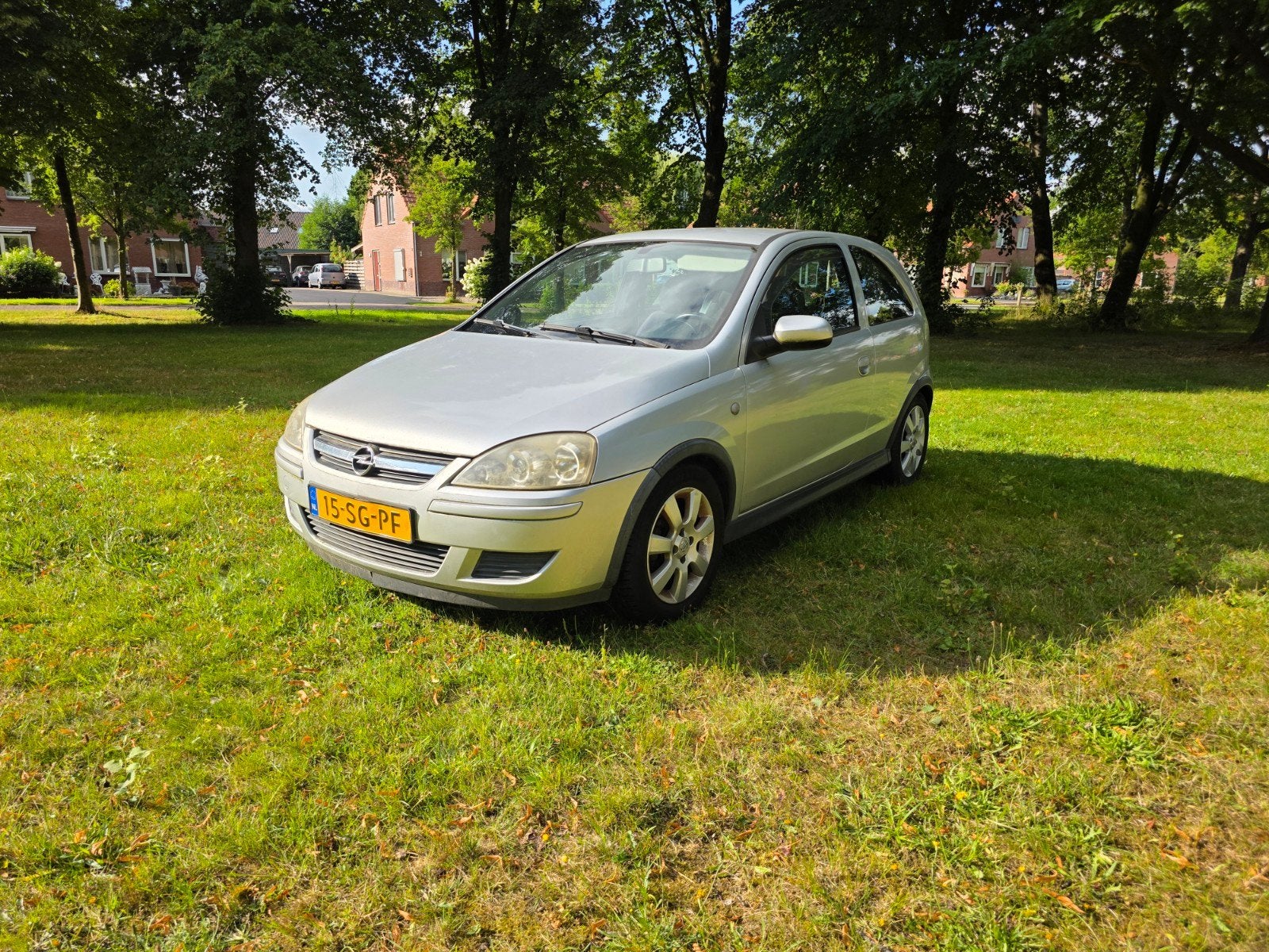 Opel Corsa 1.2 16V Twinport 3D 2005 Grijs, Auto's, Opel, Voorwielaandrijving, 450 kg, 31 €/maand, 4 cilinders