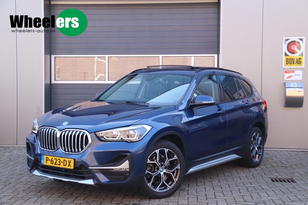 BMW X1 xDrive25e Business Edition Plus, Stoelverwarming, Stu, Auto's, Gebruikt, 57 km, Vierwielaandrijving, Hybride Elektrisch/Benzine