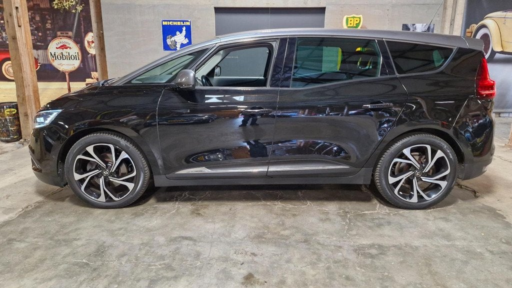 Renault Grand Scénic 1.3 TCe Intens 7p. 140PK Automaat | Ca, Auto's, Renault, 4 cilinders, Zwart, 1332 cc, 750 kg