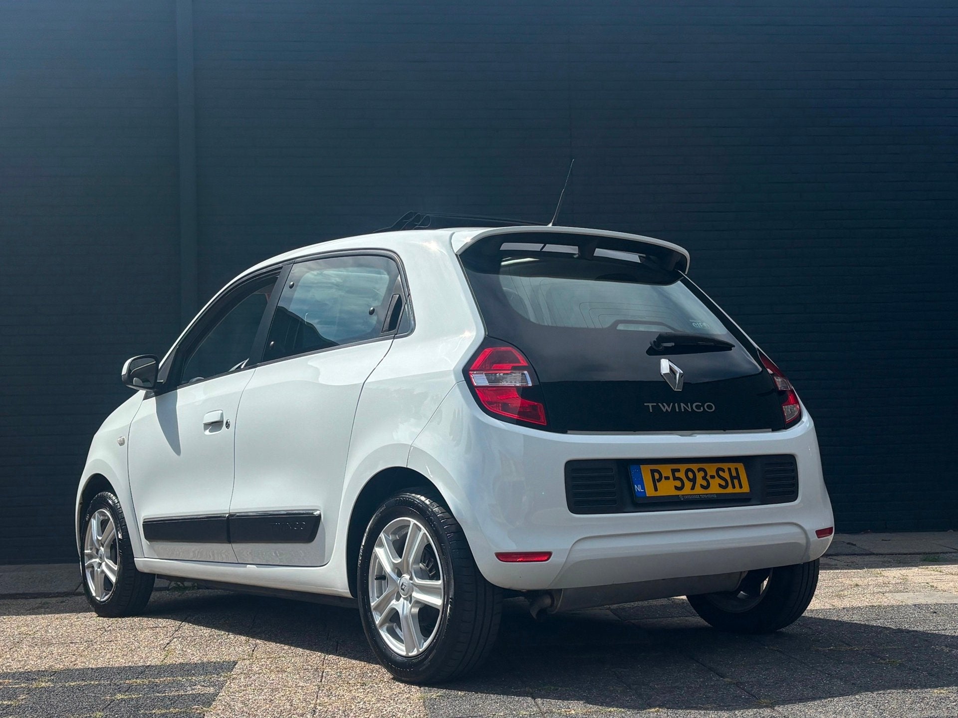Renault Twingo 0.9 TCe Expression | Schuifdak | Stoelverwarm, 898 cc, Gebruikt, 918 kg, 4 stoelen