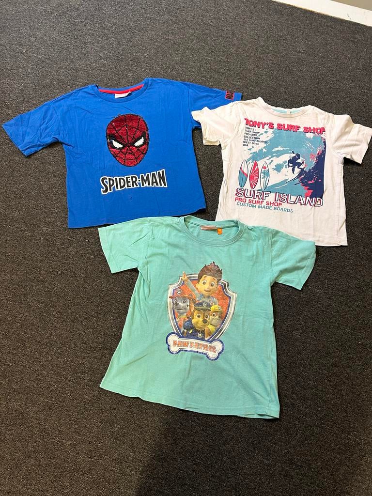 3 T-shirts: Spiderman, Paw Patrol & Surf Island (maat 122), Ophalen of Verzenden, Zo goed als nieuw, Jongen, Shirt of Longsleeve