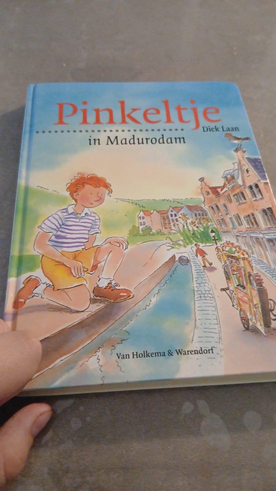 Pinkeltje in madurodam, Dick Laan, Ophalen of Verzenden, Zo goed als nieuw, Fictie