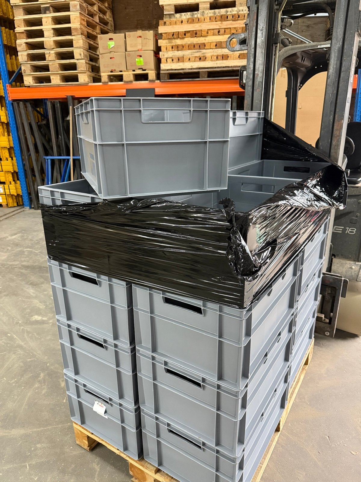 Euronorm bakken, stapelbak magazijn bakken, Ophalen, 100 cm of meer, 60 cm of meer, Zo goed als nieuw