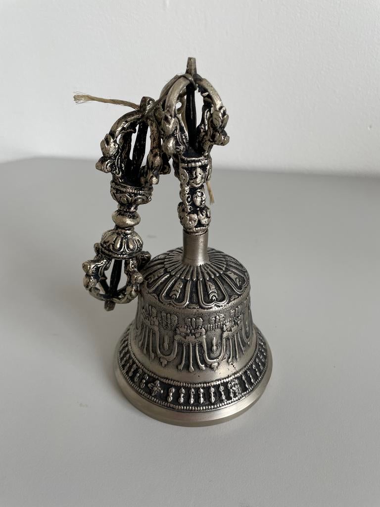Decoratieve Tibetaanse bel met Dorje handvat, Ophalen of Verzenden