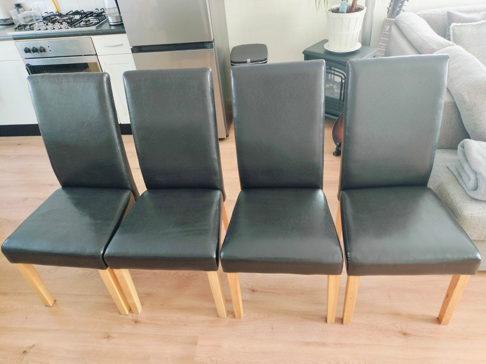 4 stuks z.g.a.n. Eettafel Stoelen, Ophalen, Zo goed als nieuw, Vijf, Zes of meer stoelen
